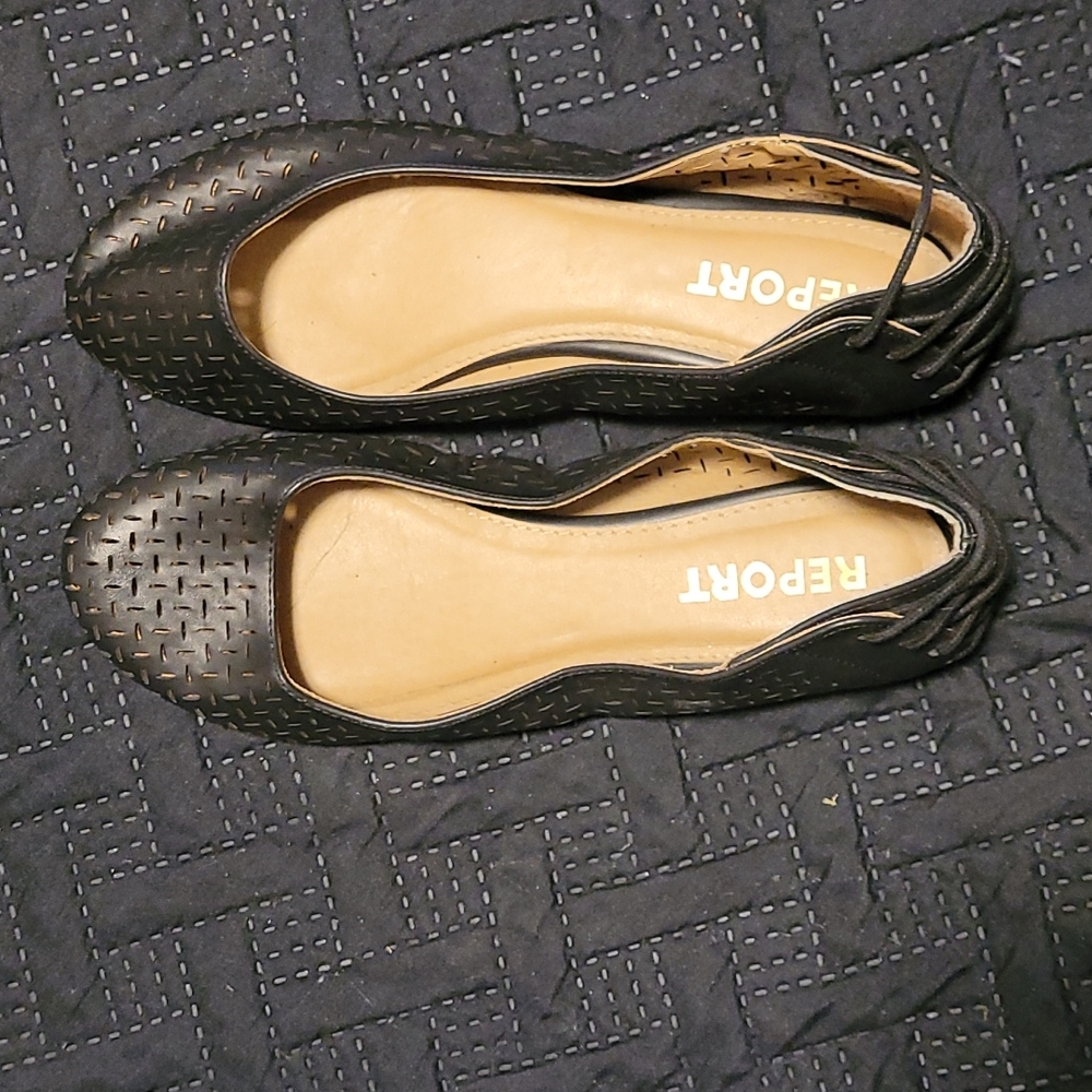 Report black flats size8